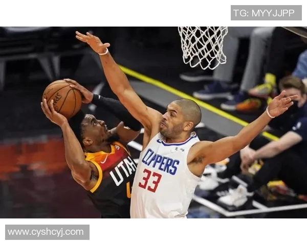 夏季联赛精彩对决爵士队挑战骑士队展现年轻球员风采与实力较量